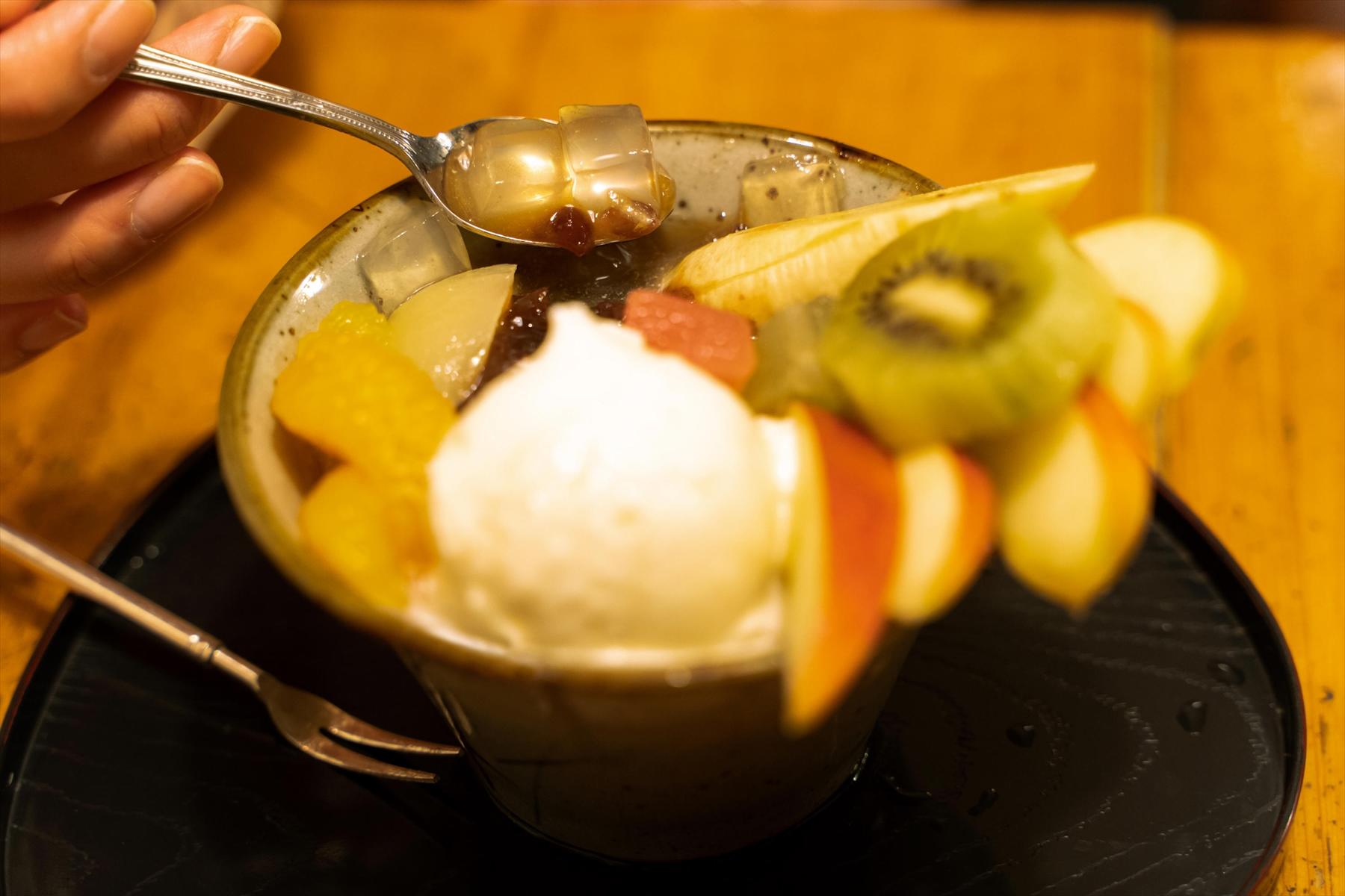 クリームあんみつ