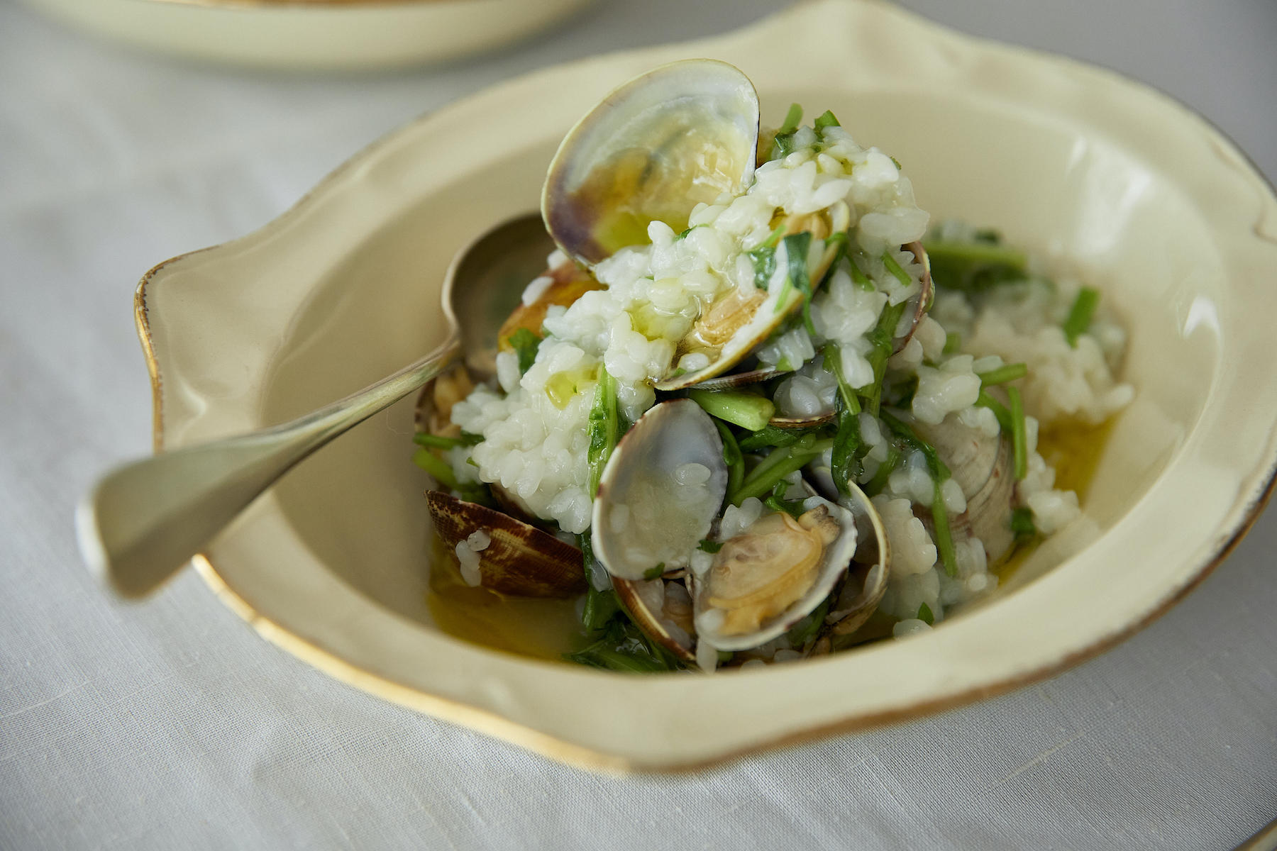 芹とバターを加える