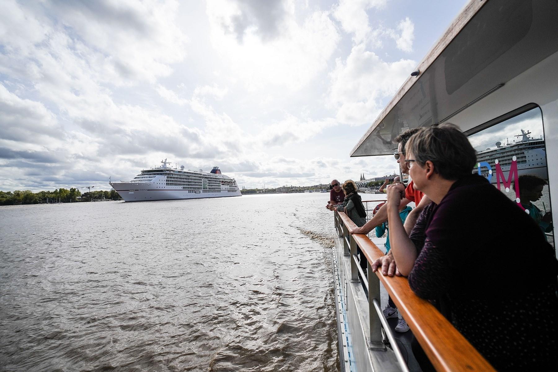 ガロンヌ川のクルージング