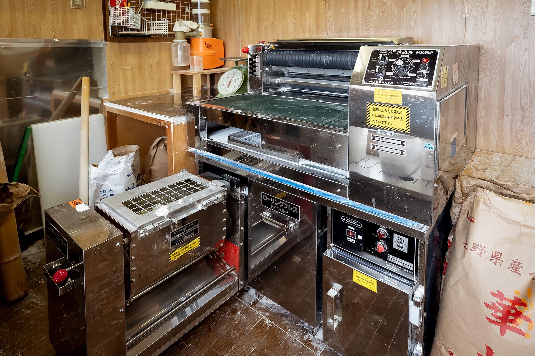 讃岐うどん用の手打ち式製麺機