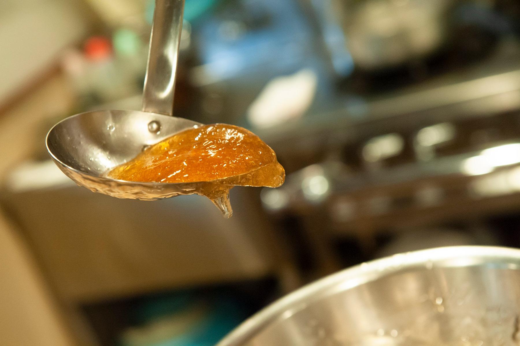 ゼラチンを溶かす