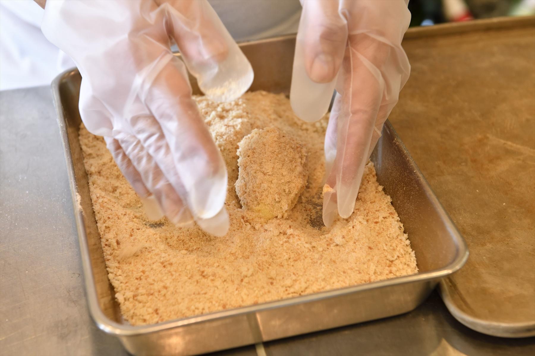 パン粉をつける