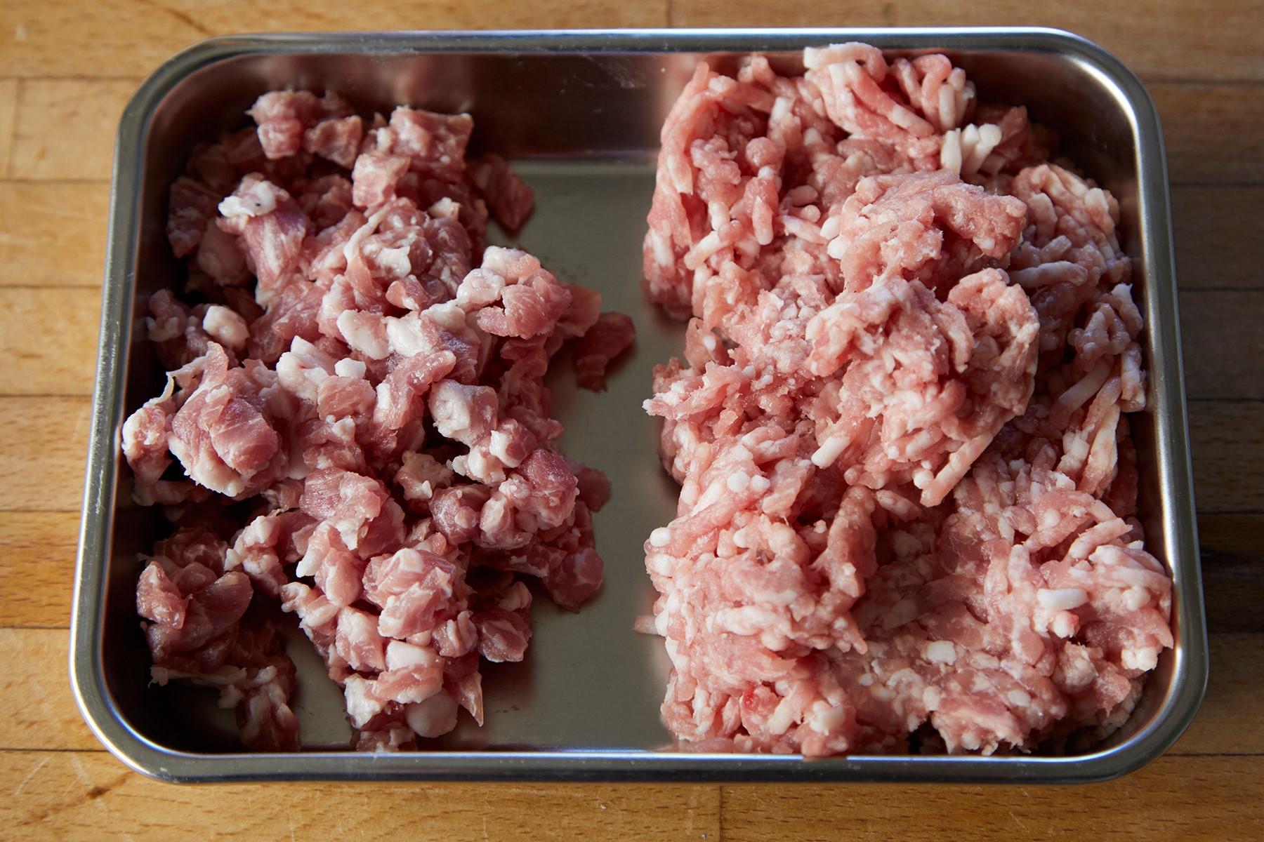 肉とスープを混ぜる