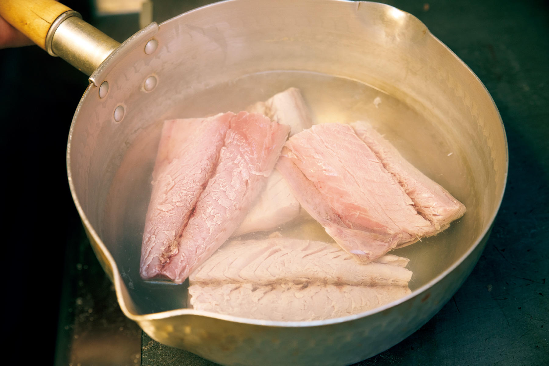 サバの味噌煮 日本一の魚屋 根津松本 に教わる絶品煮魚 公式 Dancyu ダンチュウ