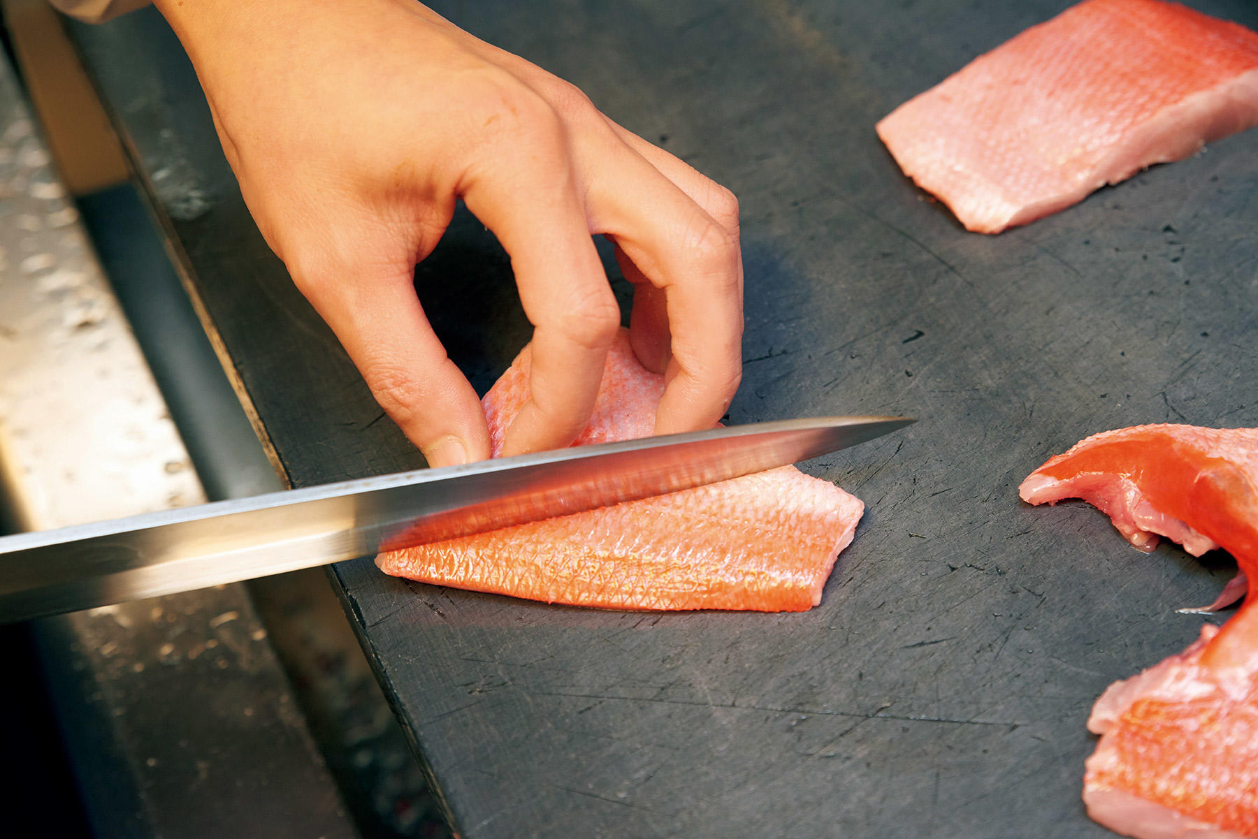 金目鯛の煮つけ 日本一の魚屋 根津松本 に教わる絶品煮魚 公式 Dancyu ダンチュウ