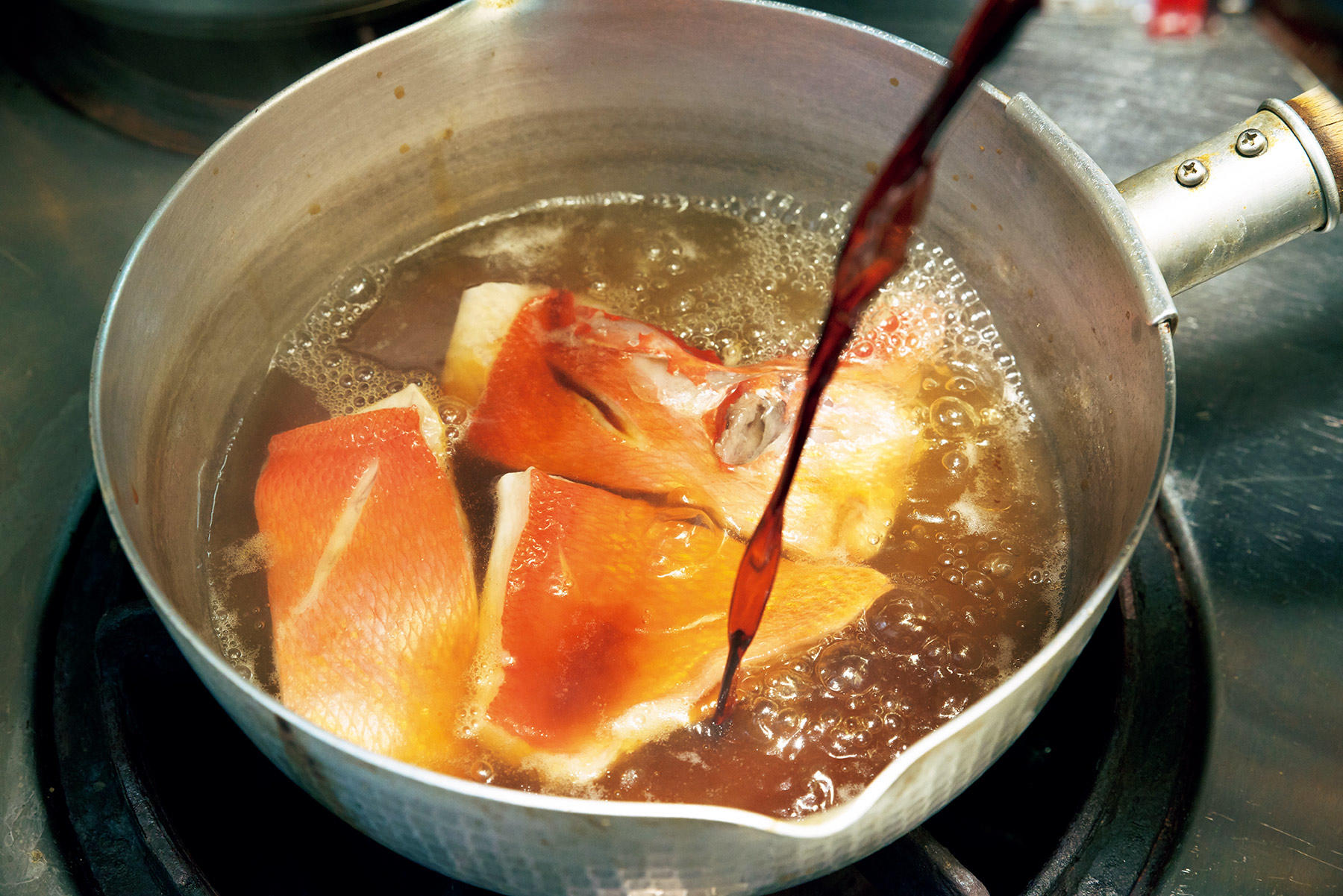 残りの調味料を入れる