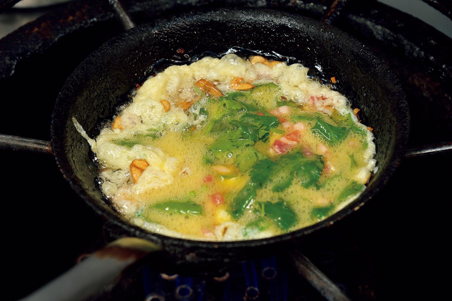 フライパンに流し入れる