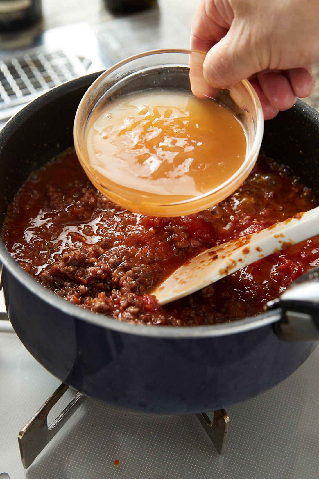 トマトを加える