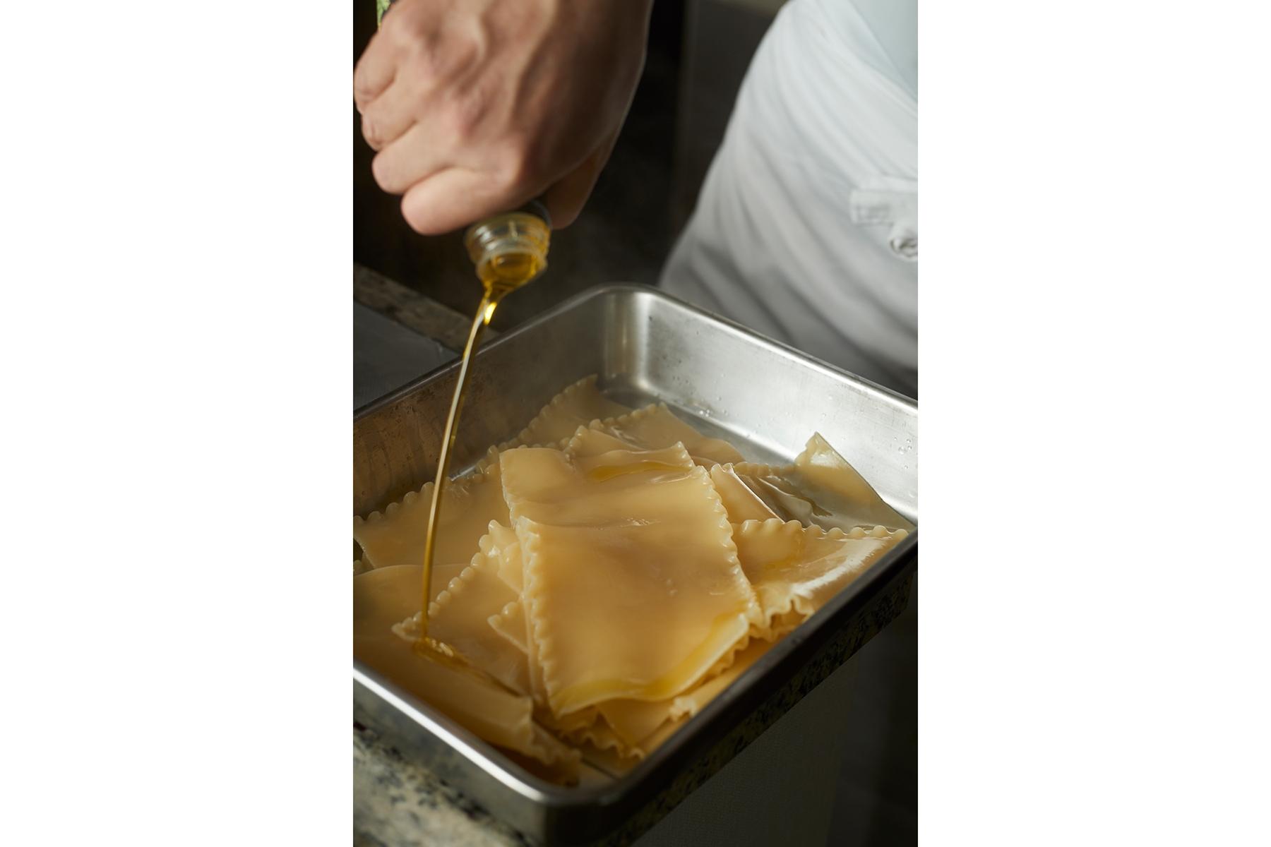 ラザニアを取り出す