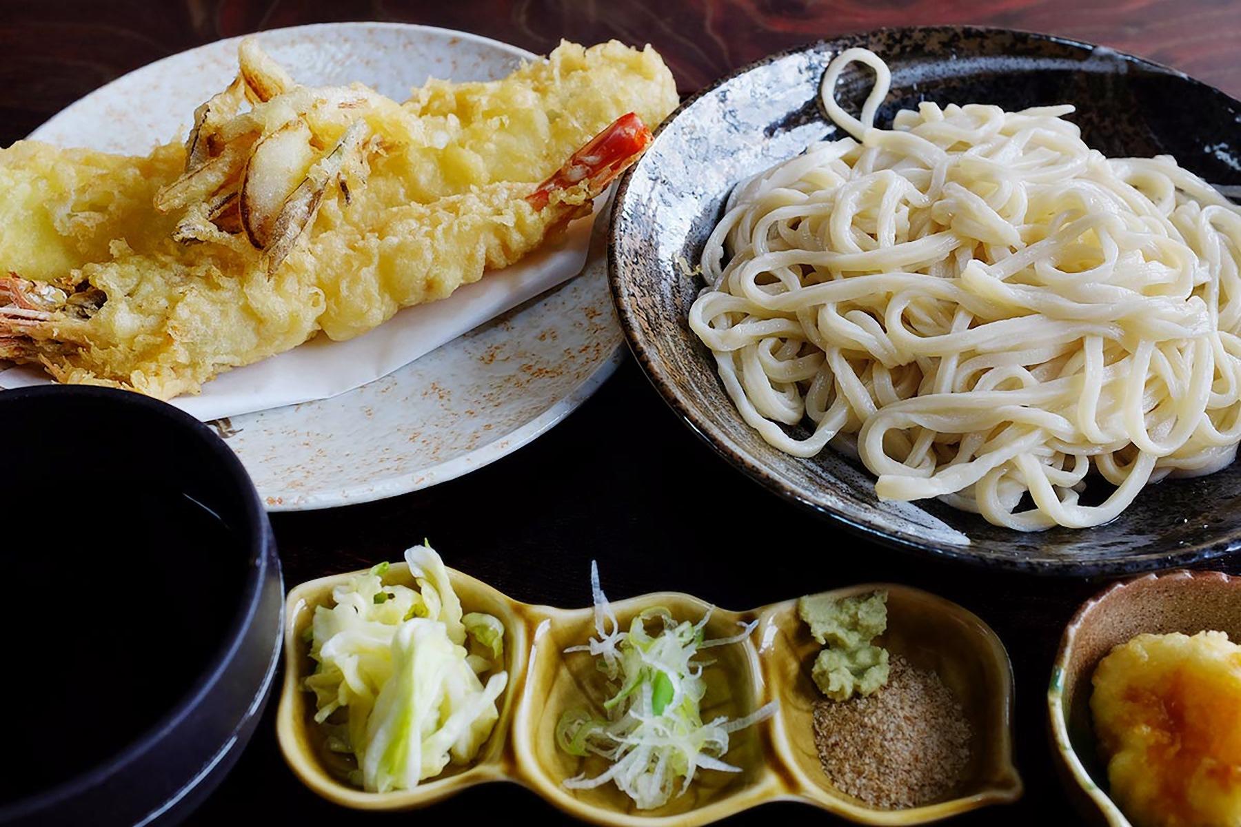 埼玉・明覚「手打うどん 大井戸」の海老穴子天付うどん