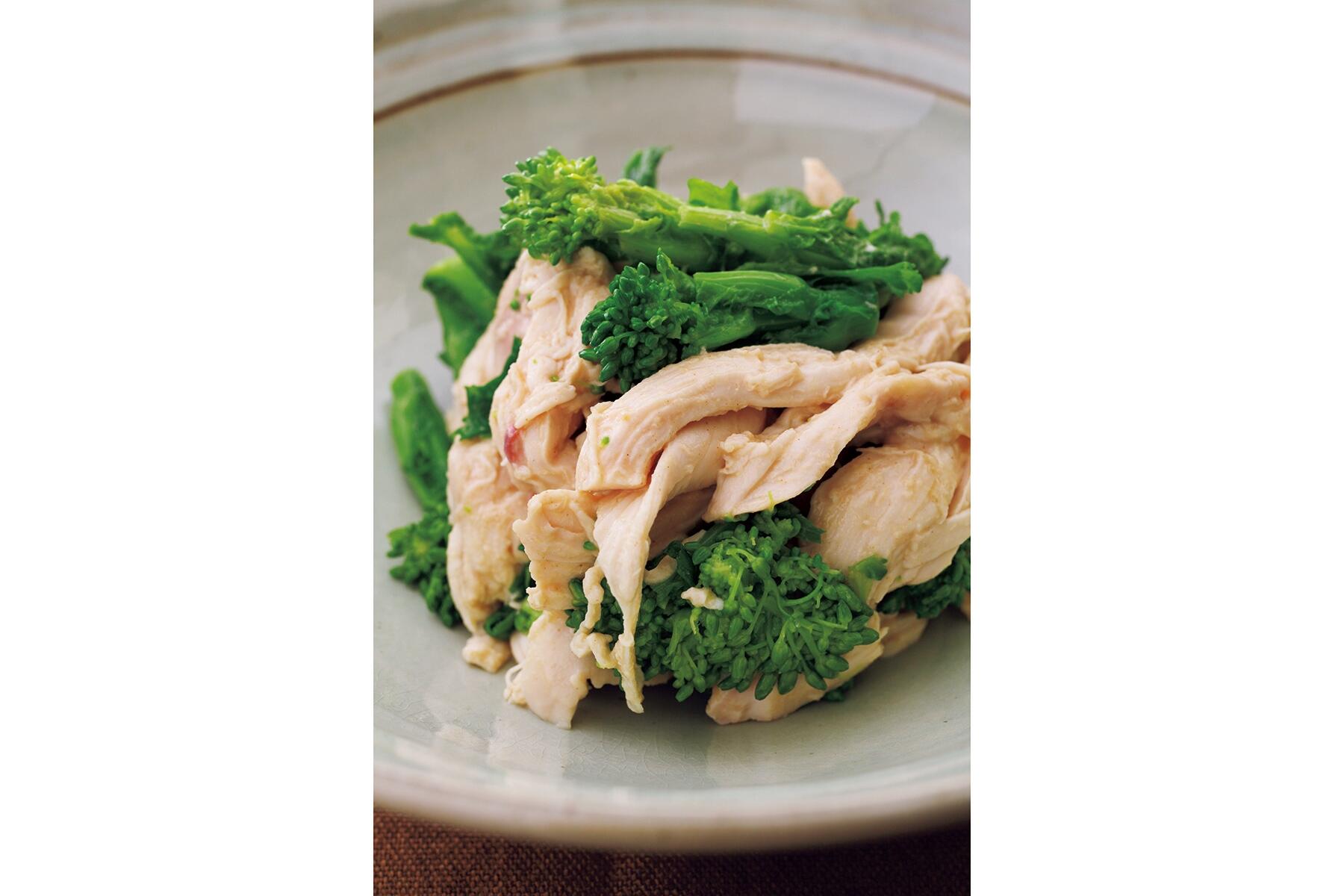 キリッとしたかぼすの酸味がうれしい“ゆで鶏と菜の花マリネ”