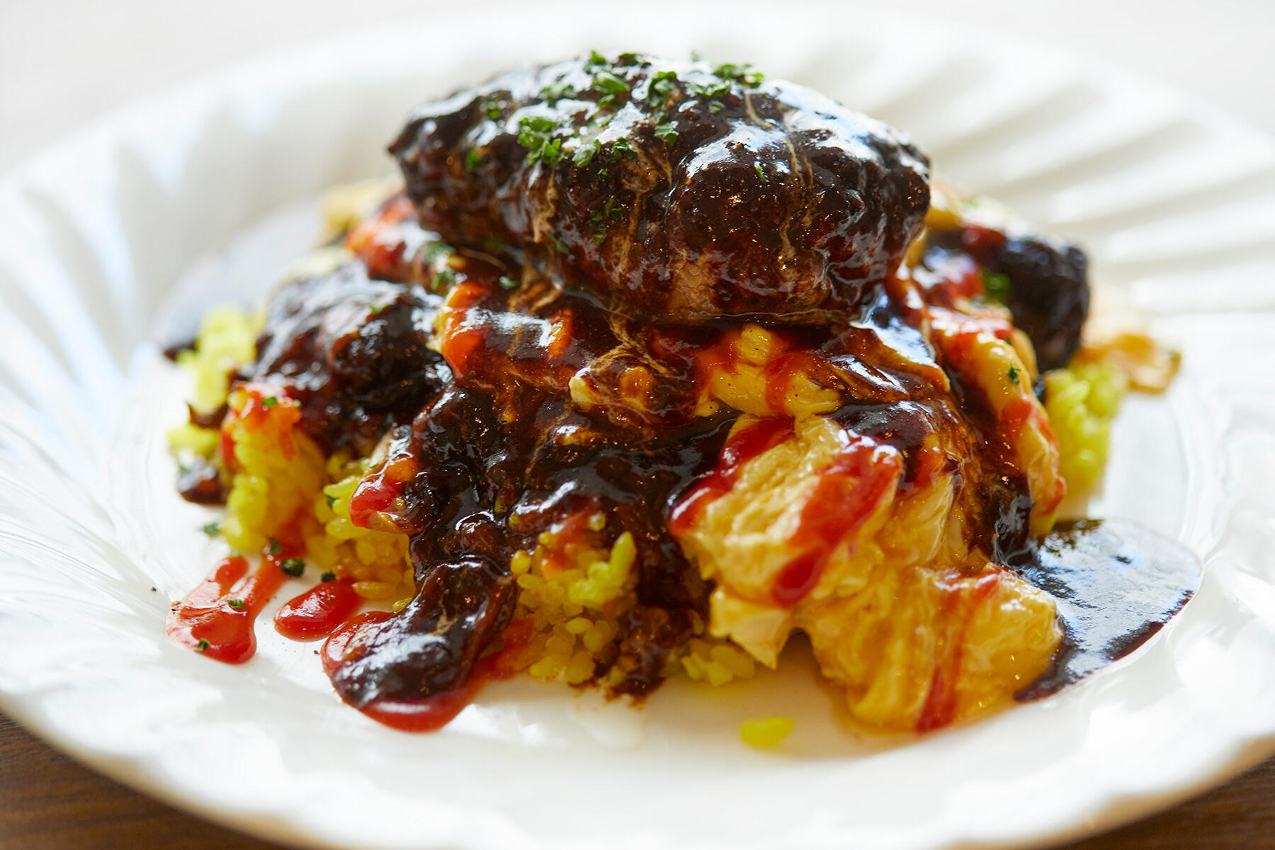 東京・経堂「はしぐち亭」のオムちとかバーグ