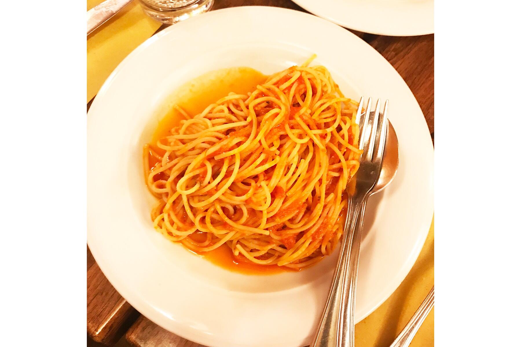 イタリア・フィレンツェのビステッカ＆トマトパスタ