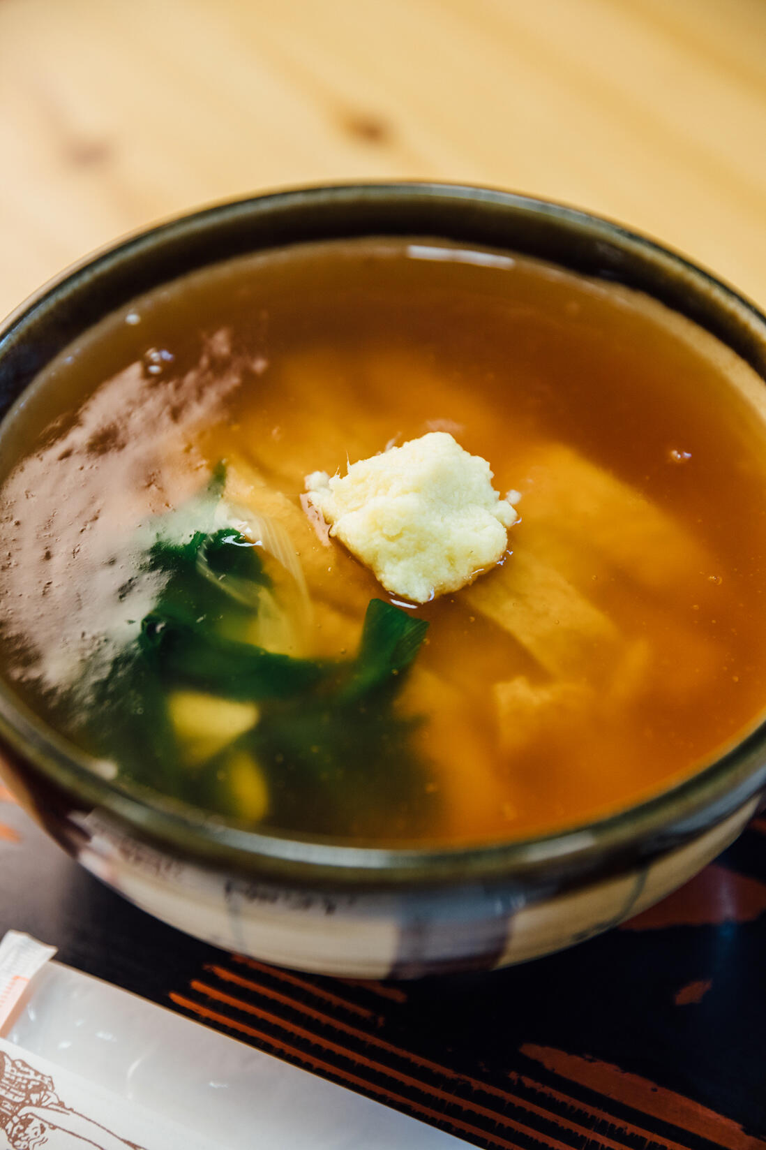京都・上京区「上七軒 ふた葉」の餡かけうどん（けいらん、たぬき）