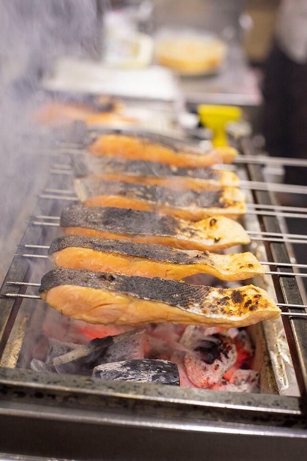 東京・築地「魚竹」の調理風景