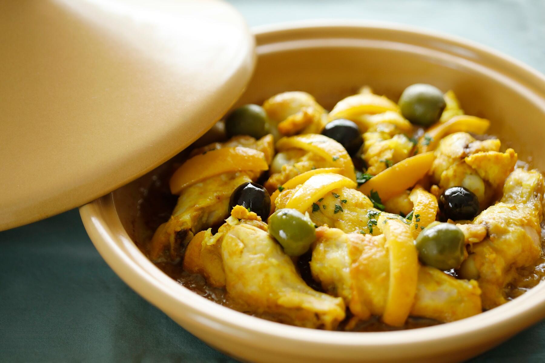 モロッコのレモンチキンのタジン