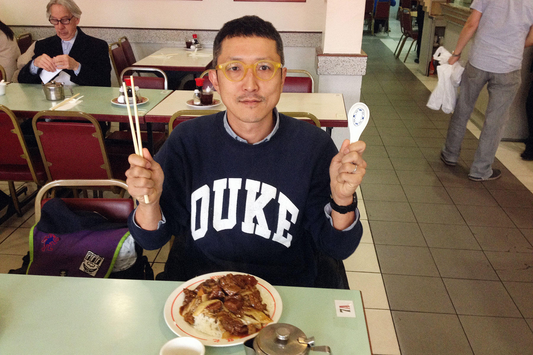 イギリス・ロンドン「ワンケイ」のブレイズド ブリスケット ビーフ オン ボイルドライス