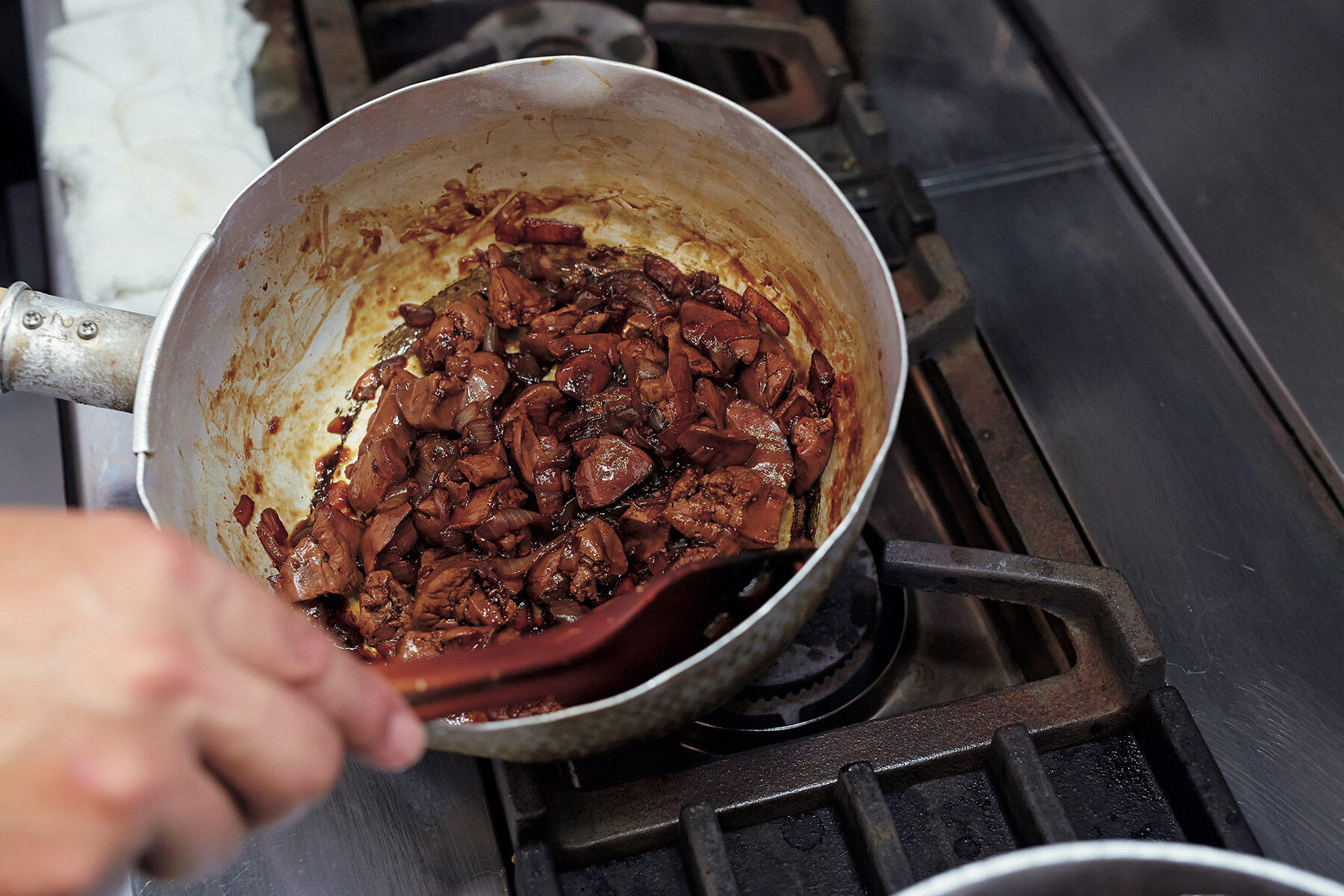 水分がなくなるまで煮詰める