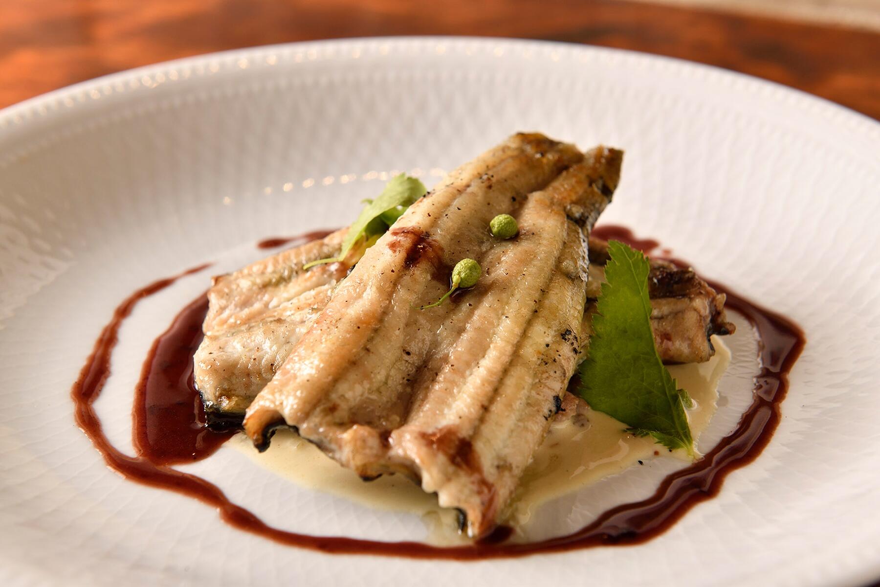 キジとウナギ、意外な組み合わせで作る絶品料理とは?