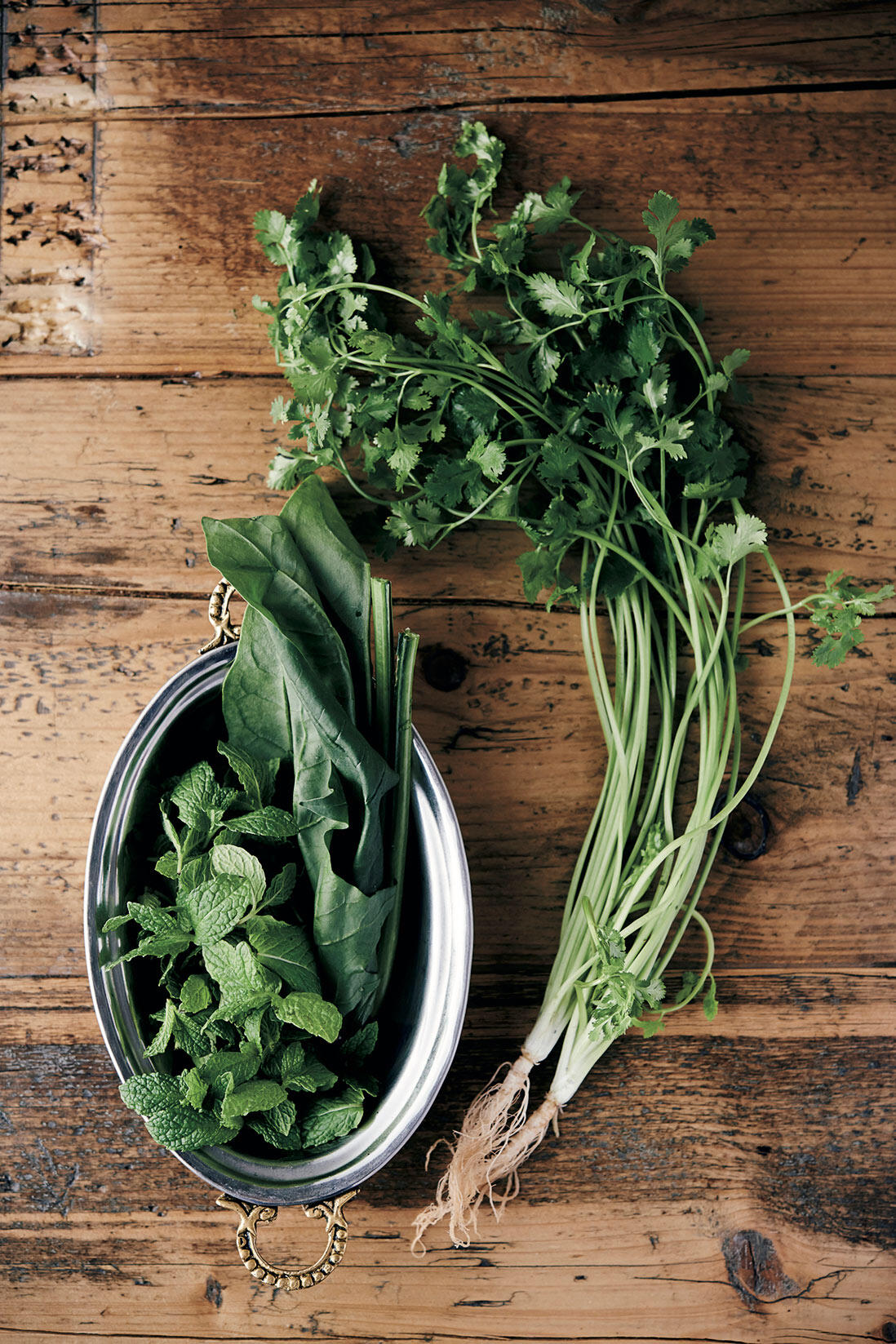 ハーブをペーストにする