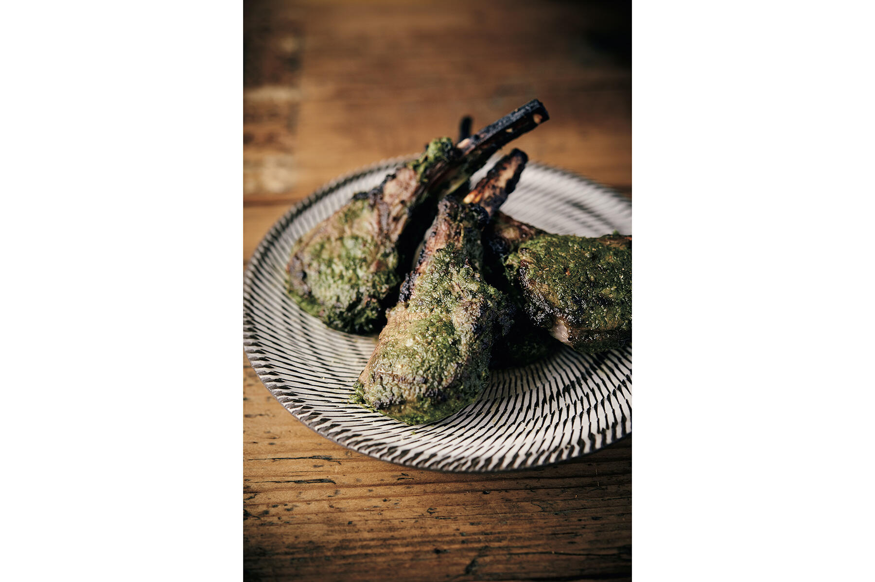 緑鮮やかでピリッと辛い“タンドリーラム”