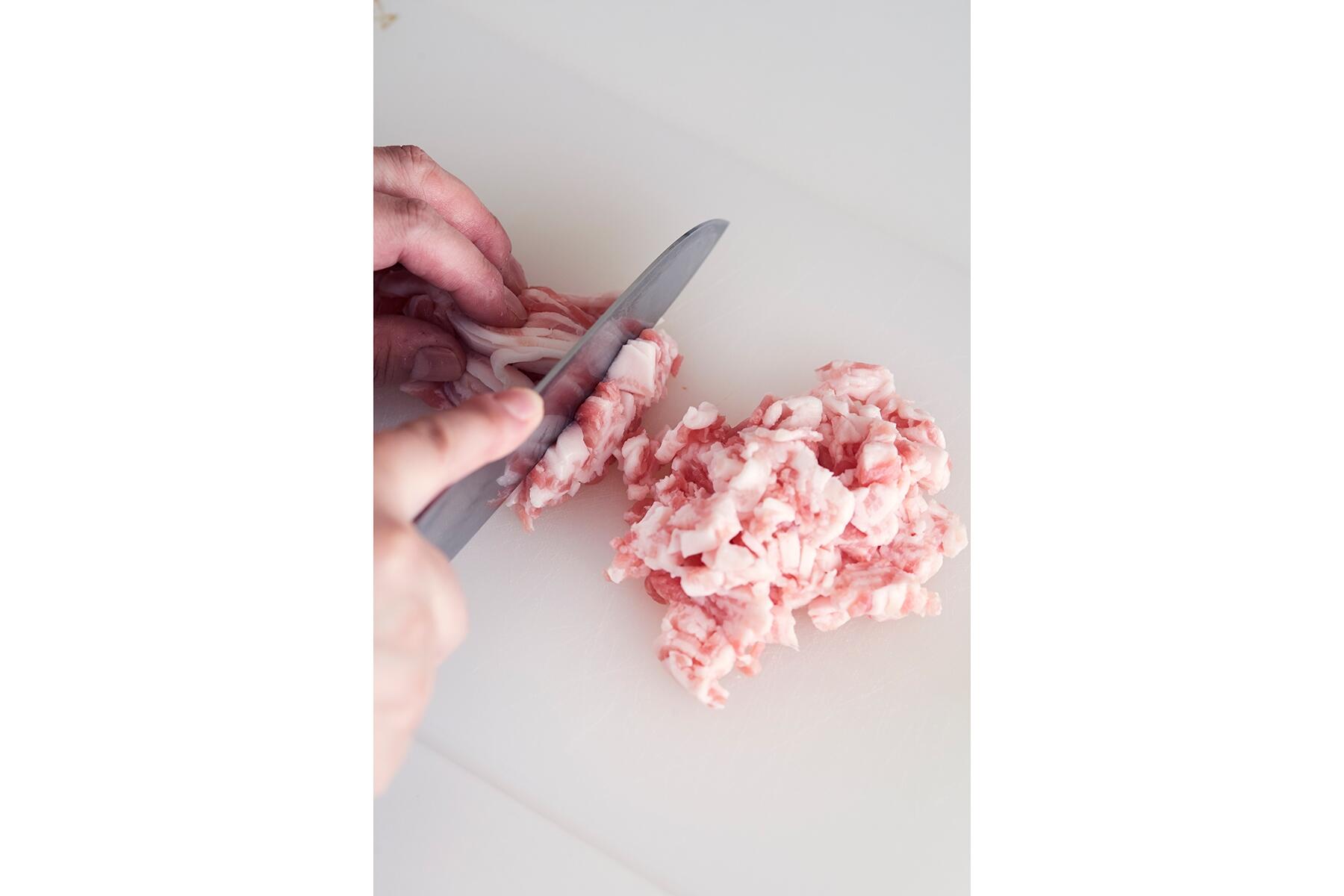 豚バラの下ごしらえ