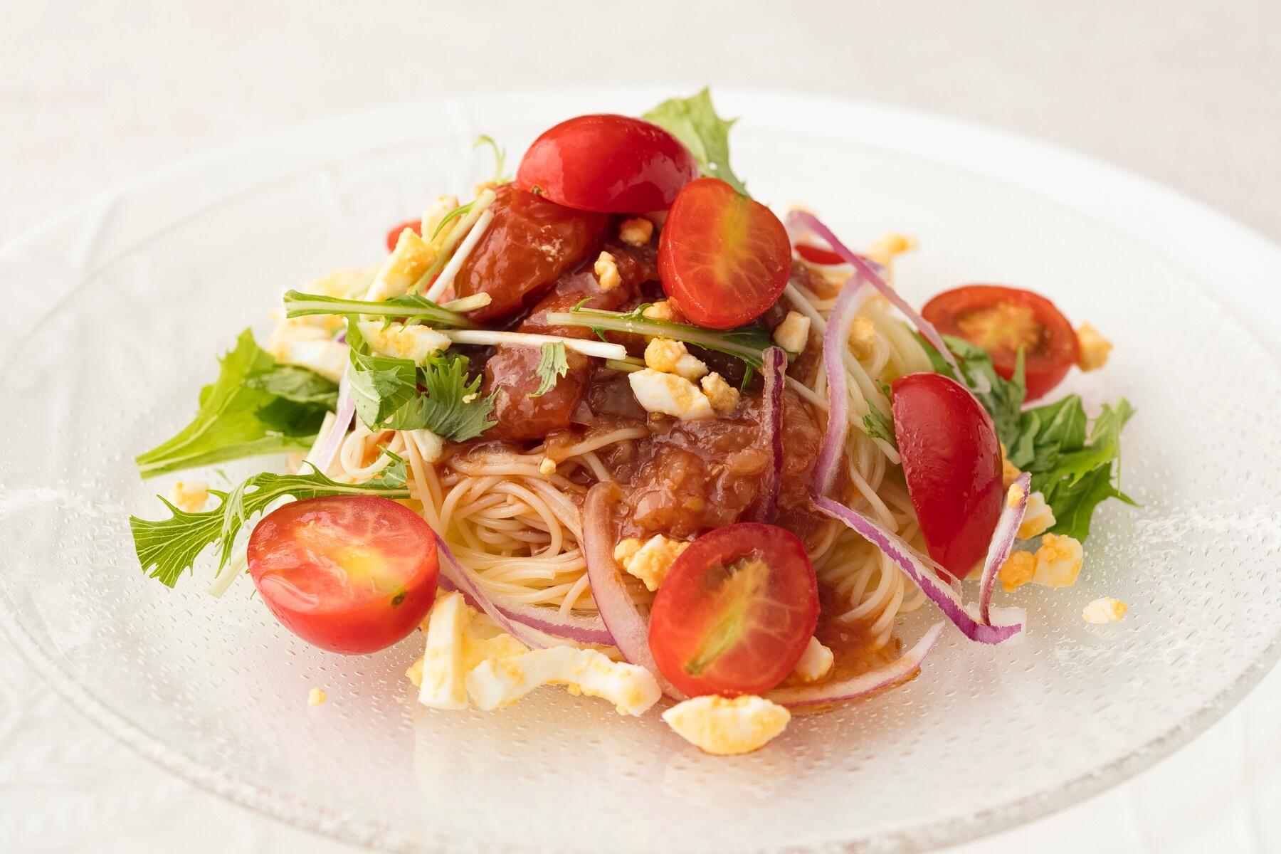 あまーいフルーツトマトとゆで卵のサラダカッペリーニ