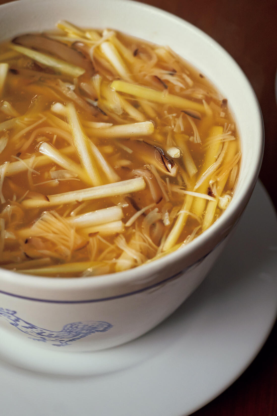 黄ニラと干し貝柱と魚の浮袋のスープ