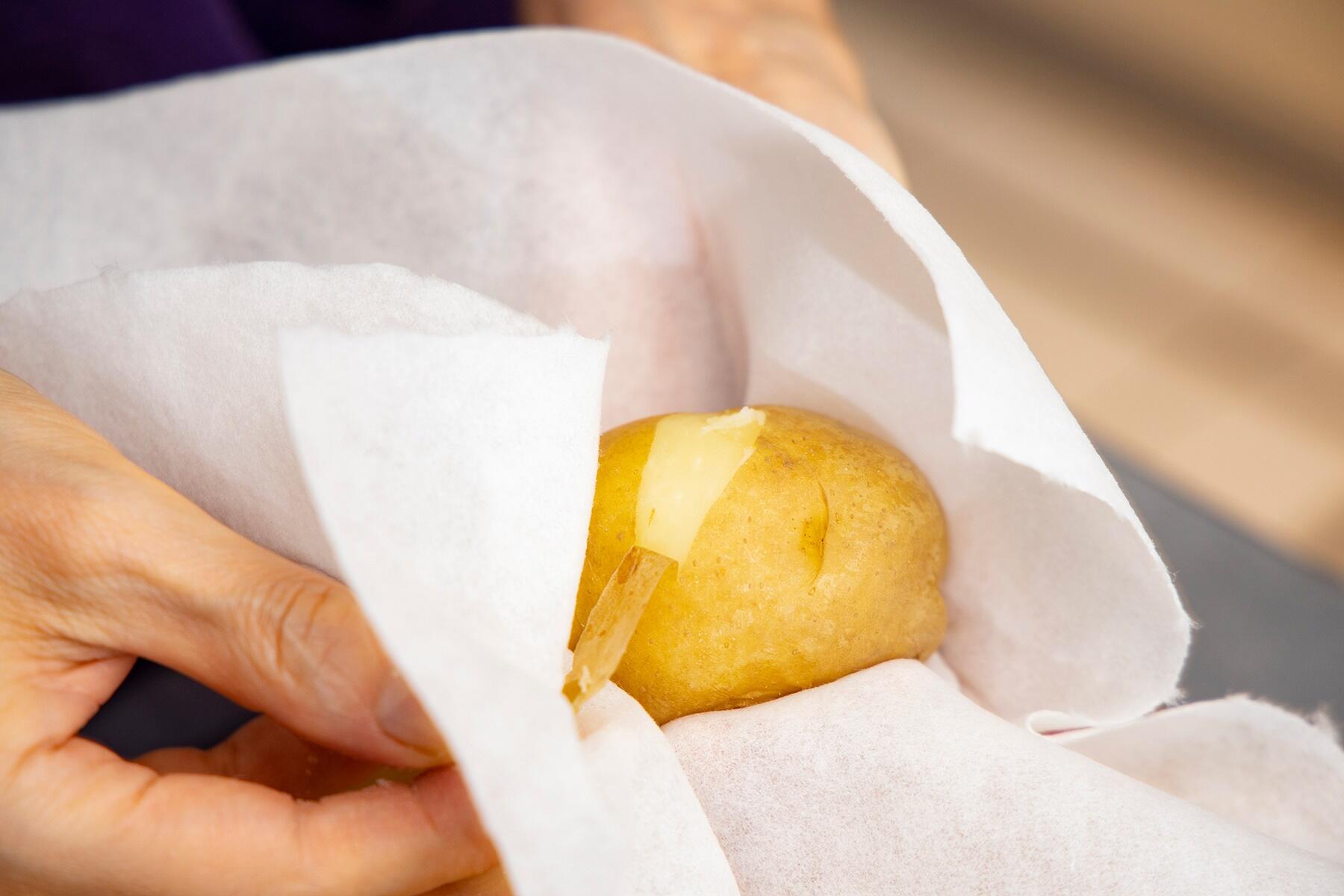 じゃがいもは電子レンジにかける