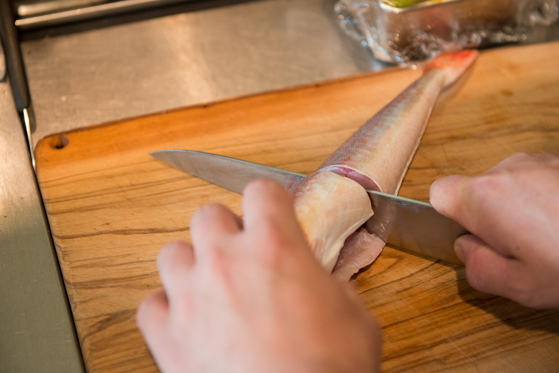 ホウボウの下ごしらえ