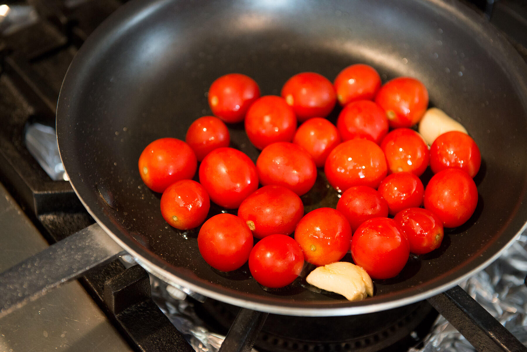 ミニトマトを入れる