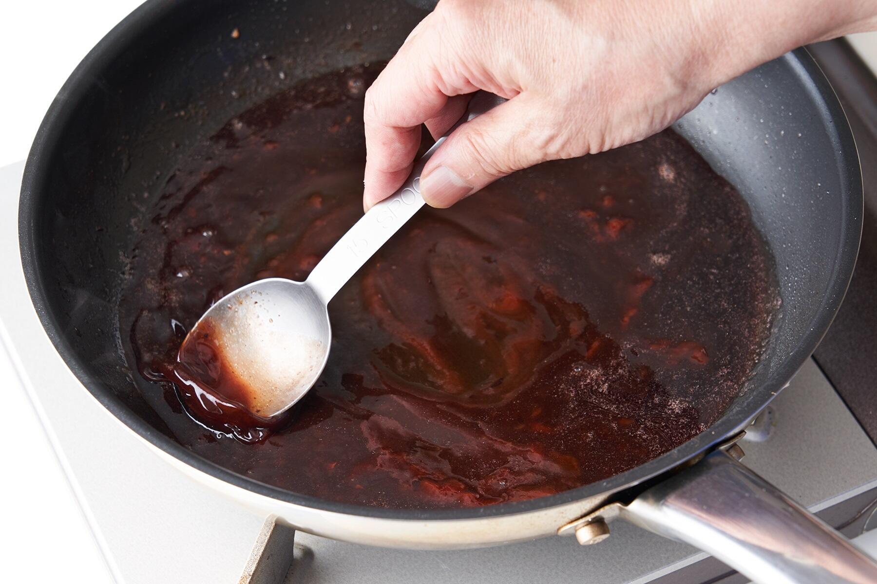 ソースをつくる