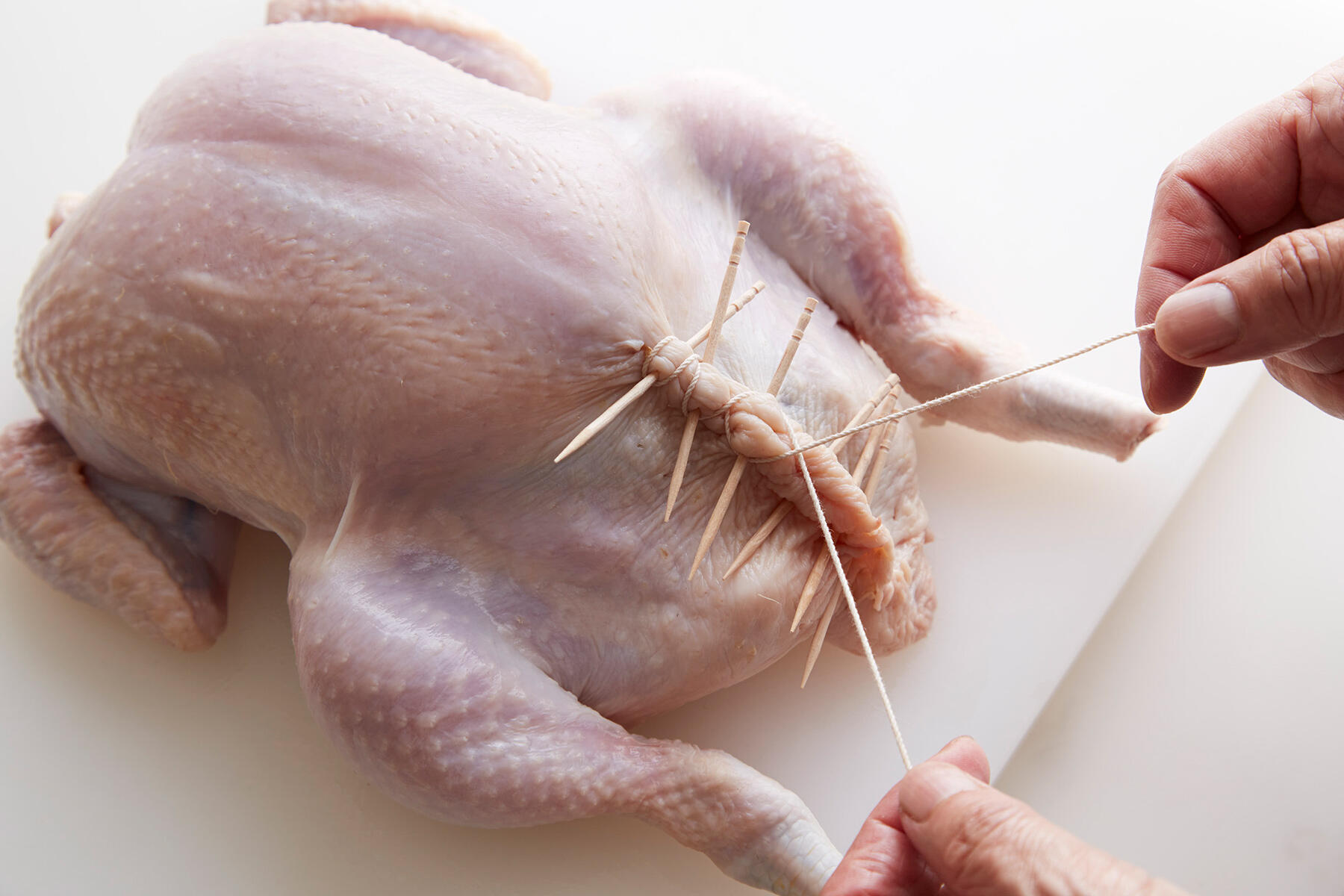 つまようじとたこ糸で留める