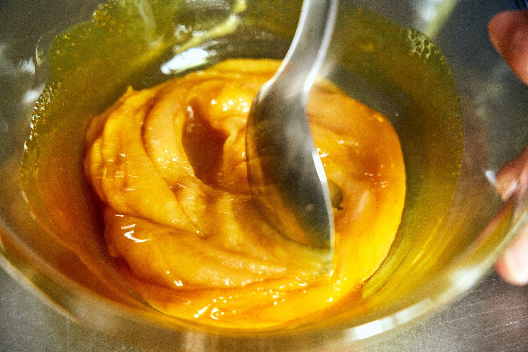 ターメリックを炒める