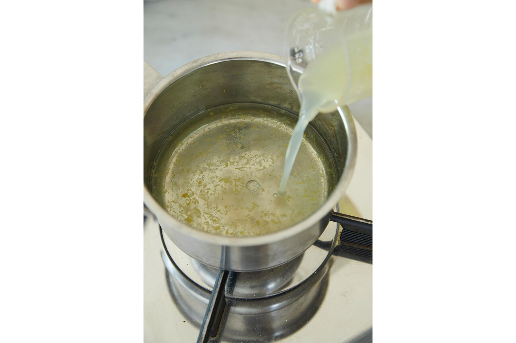 レモン汁を加える