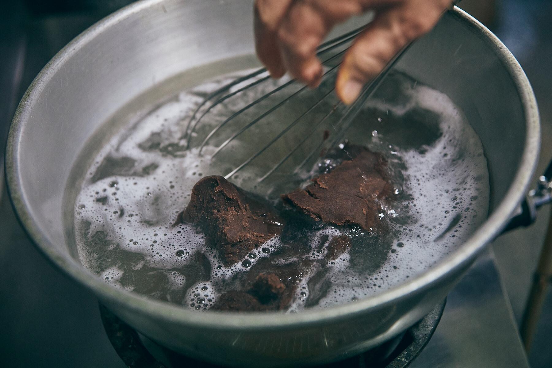 ボウルに餡を入れる