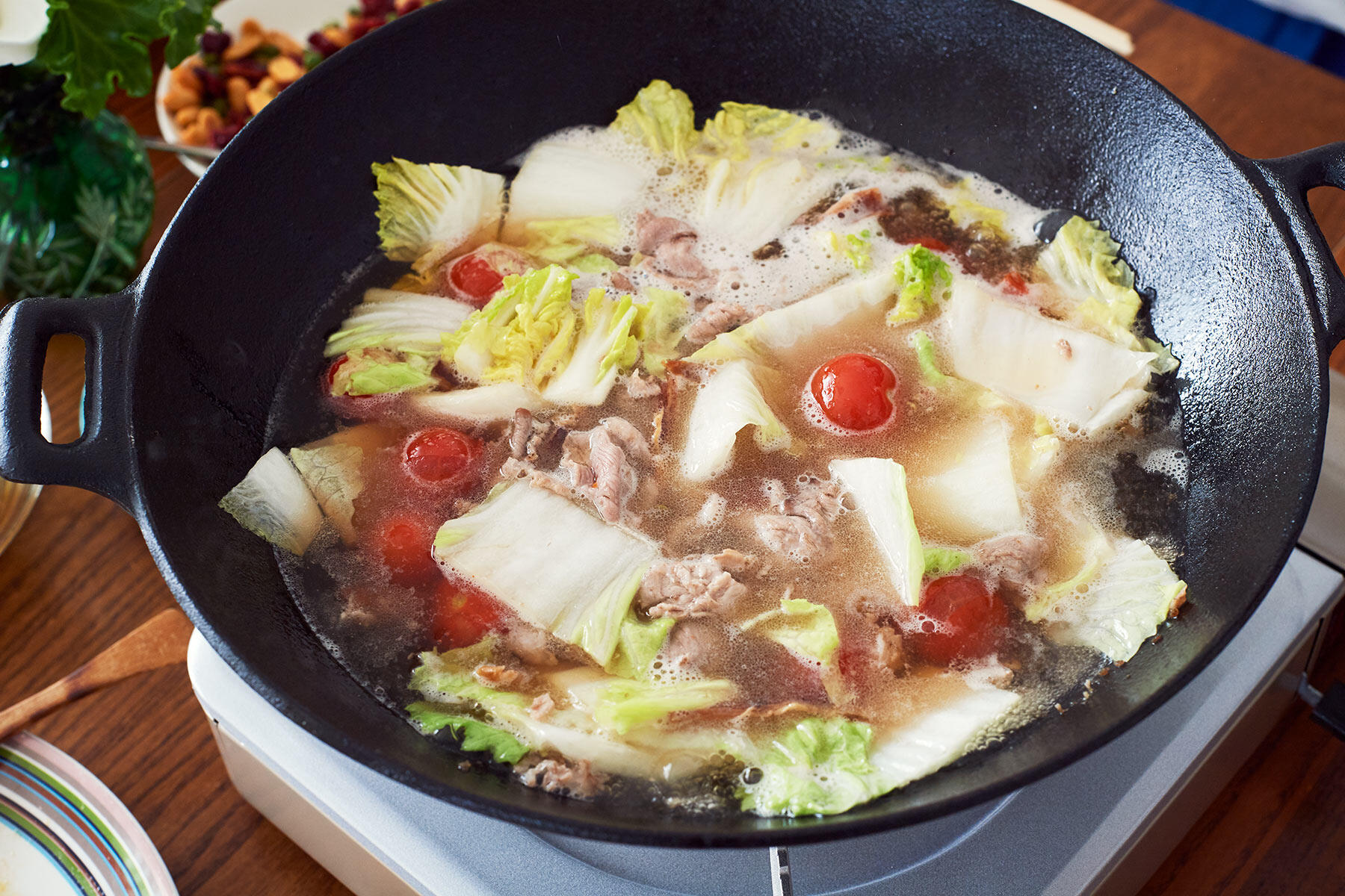 食欲を刺激する濃厚な香りが漂う“あたりめ鍋”