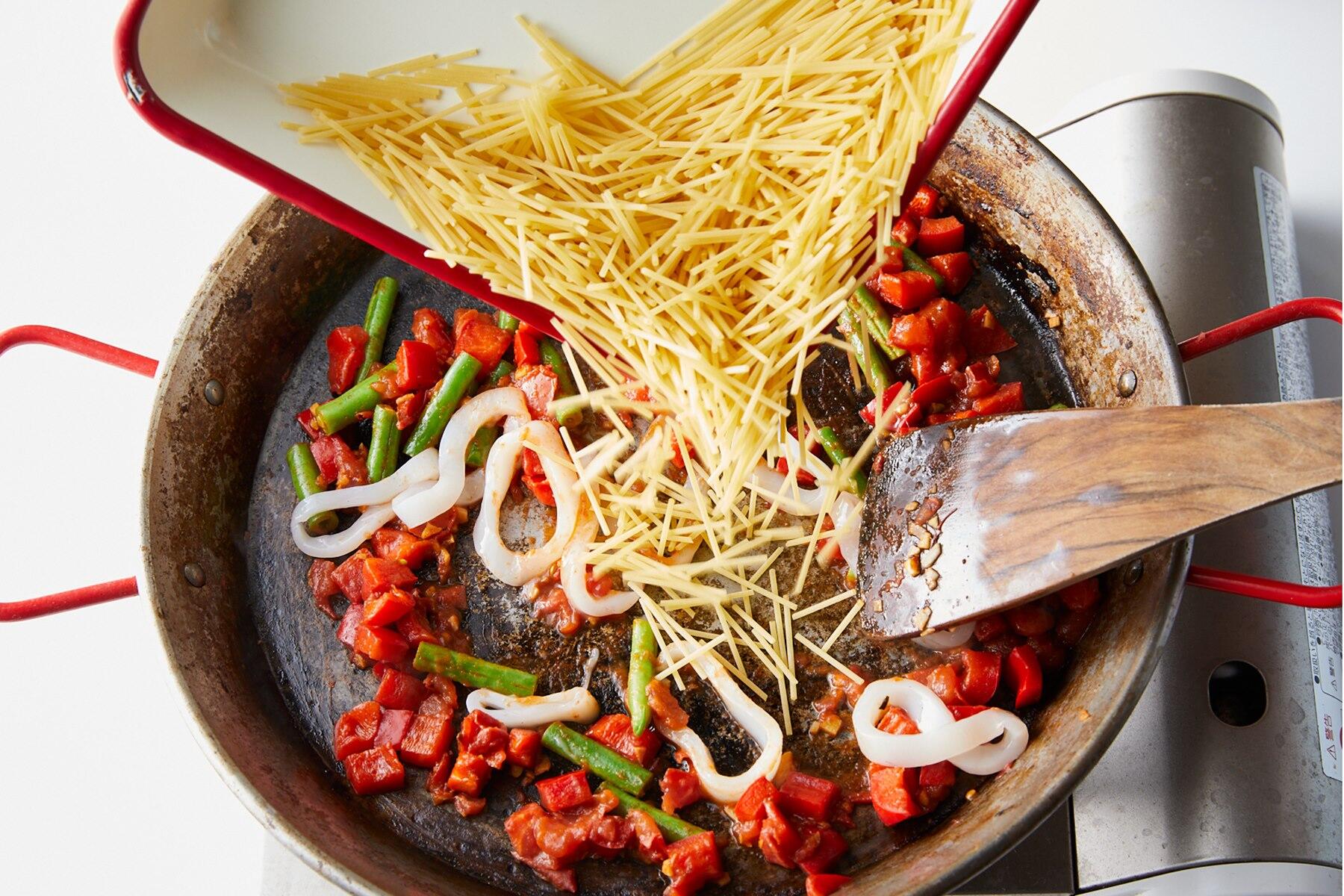 パスタを加える