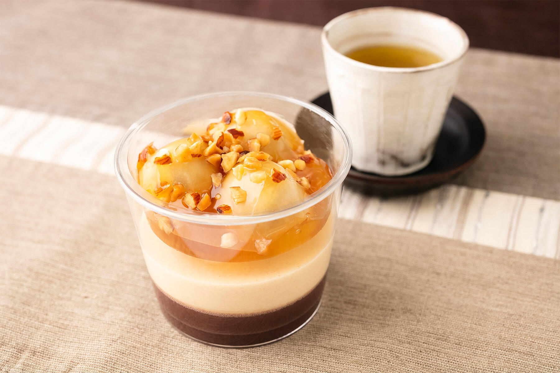 ［三河みりんのみたらし栗餡餅と豆乳きな粉ムースパルフェ］431円