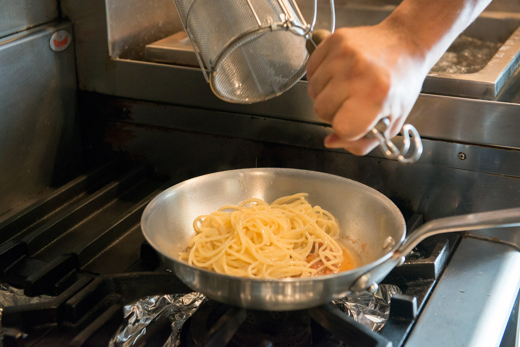 パスタを加える