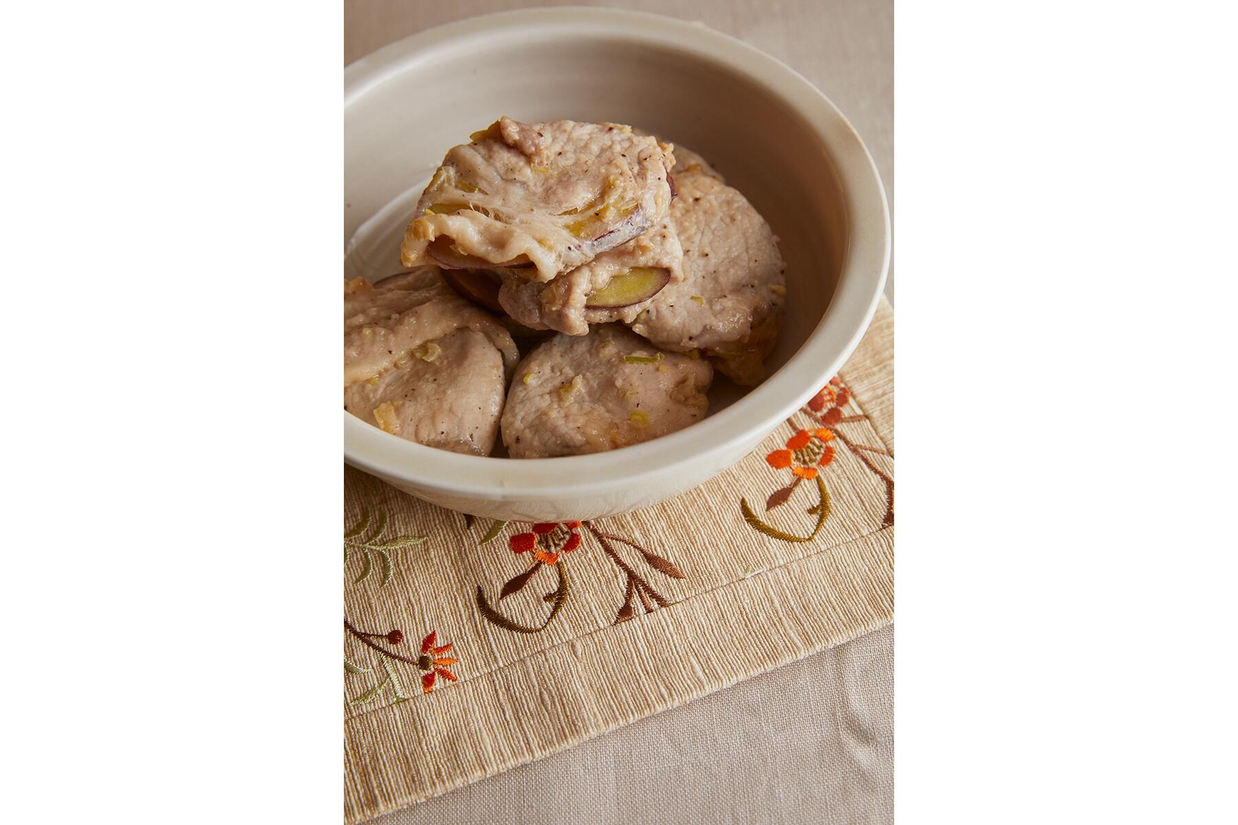 さつまいもと豚肉の蒸し物