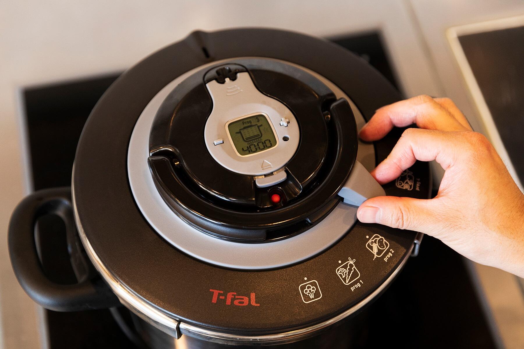 加圧調理をする