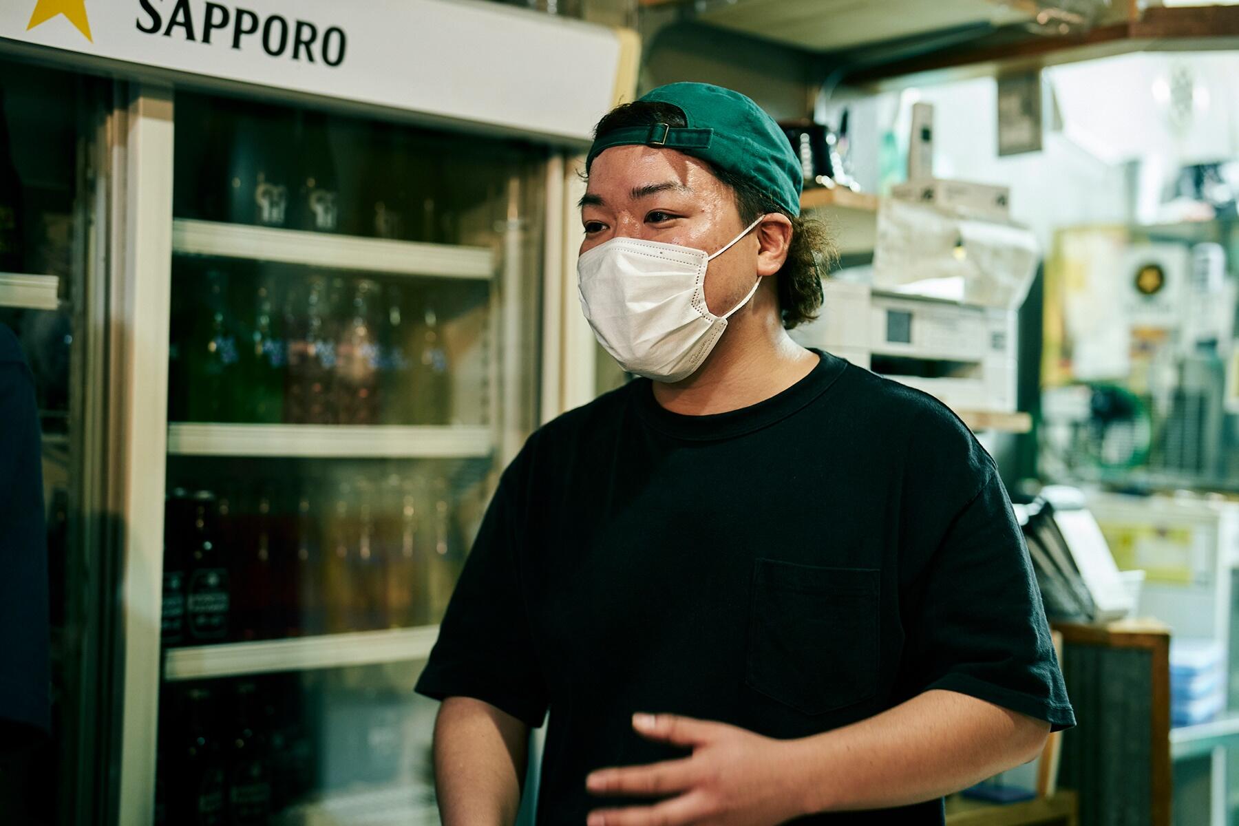 ホール担当の加藤洋介さん