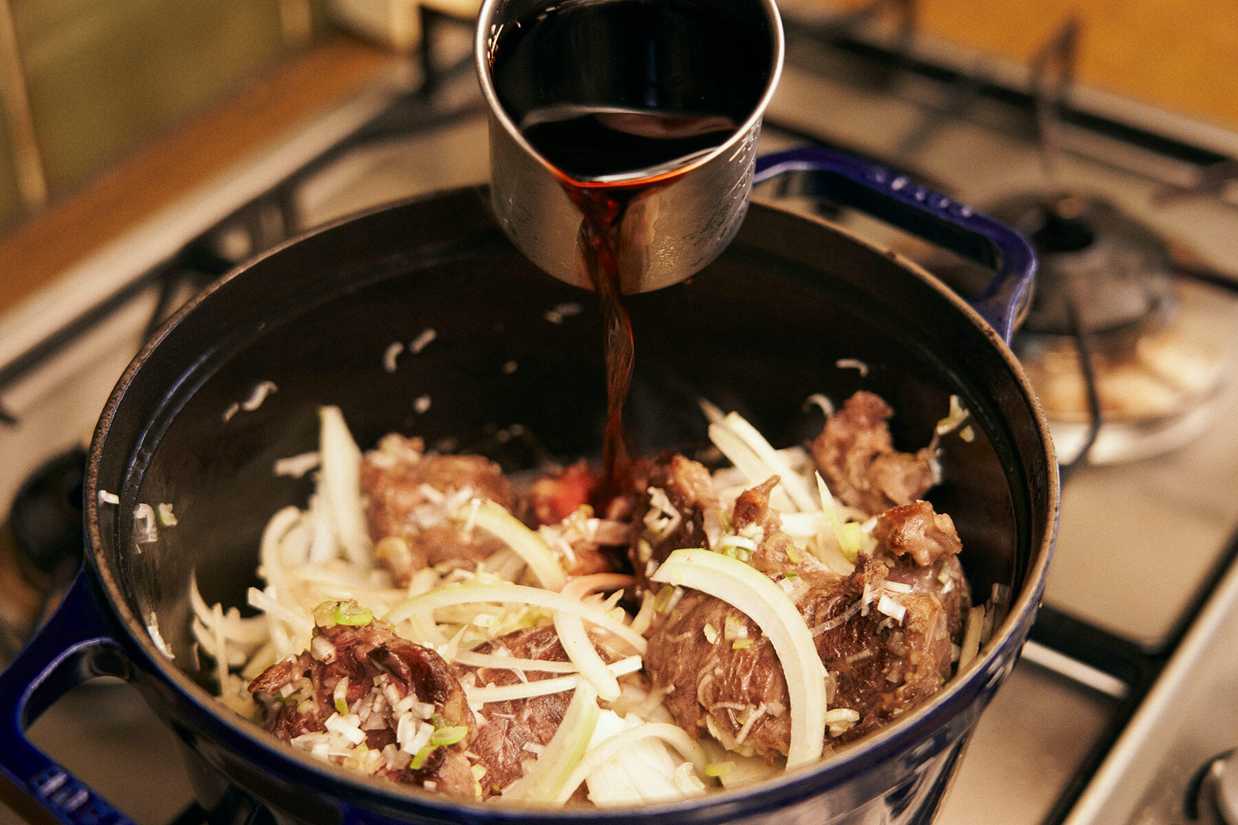 ワインを加える