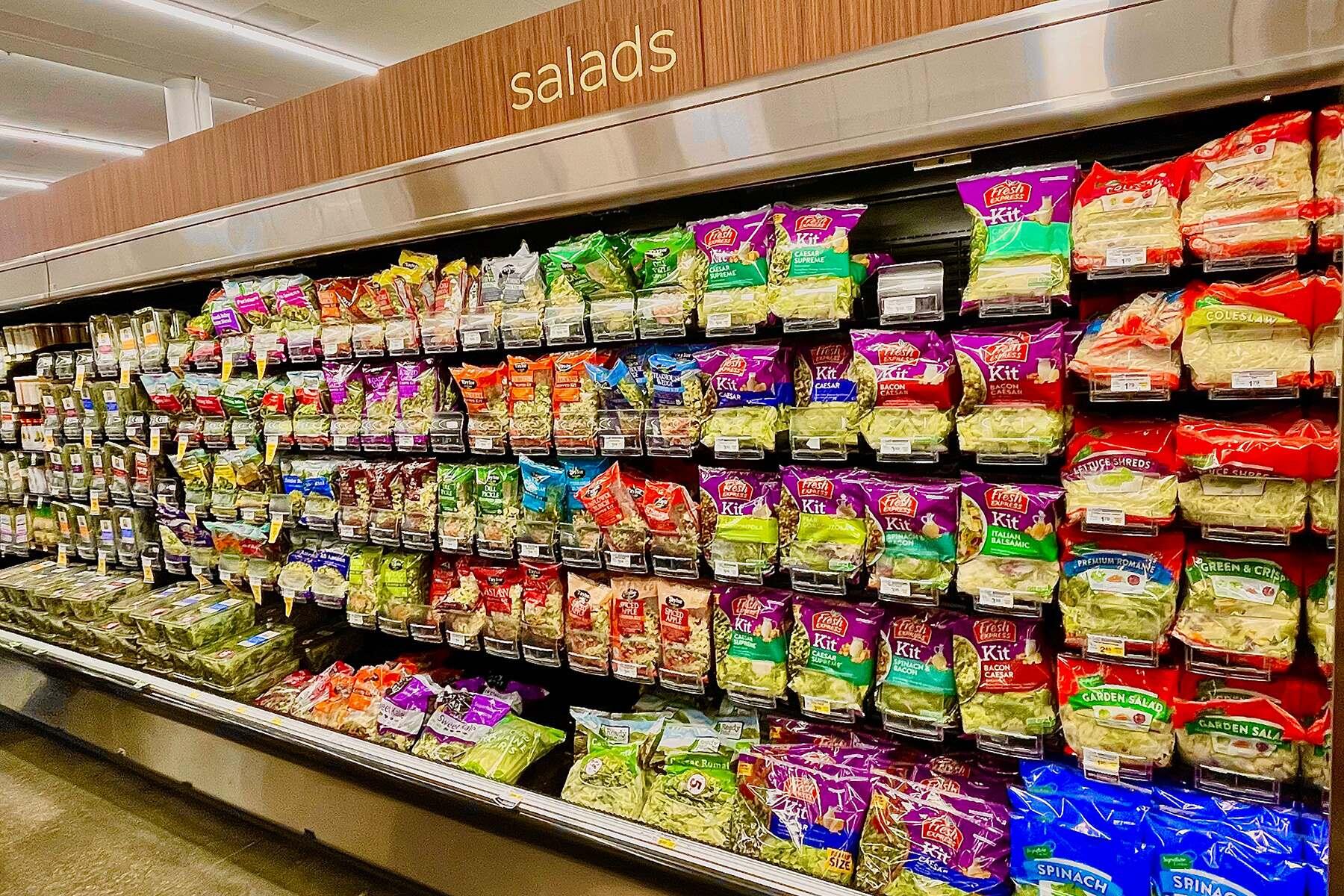 スーパーのサラダ棚