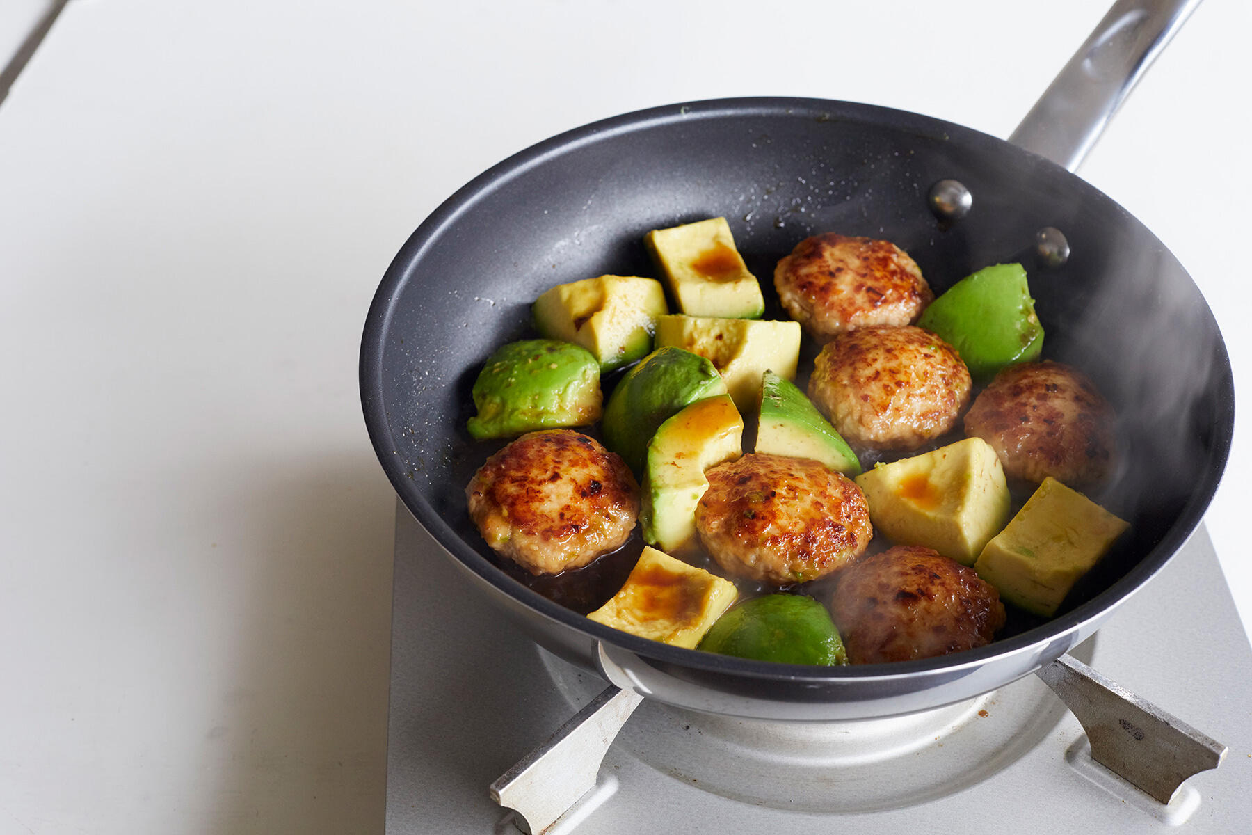 アボカドを加える