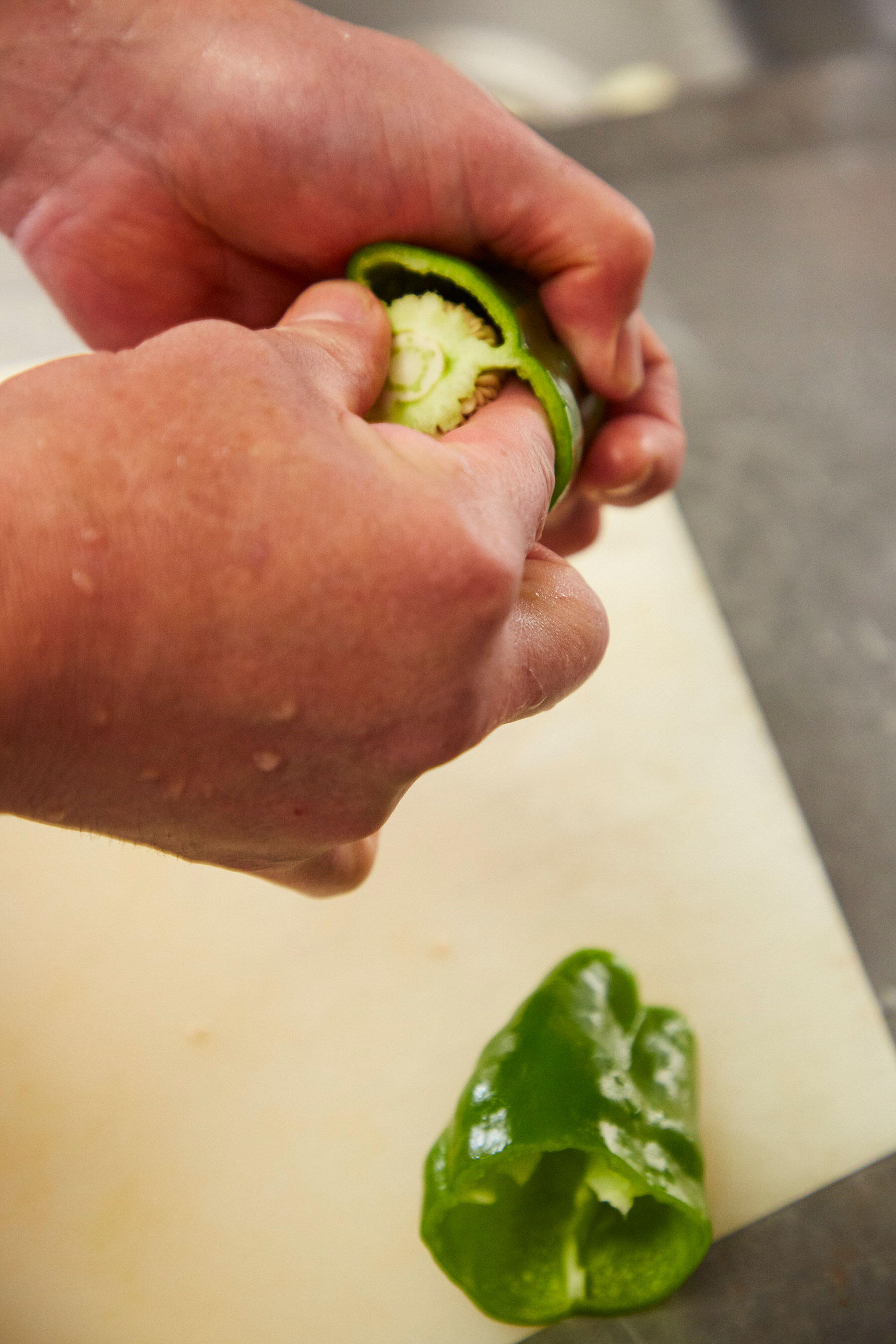 ピーマンの下準備