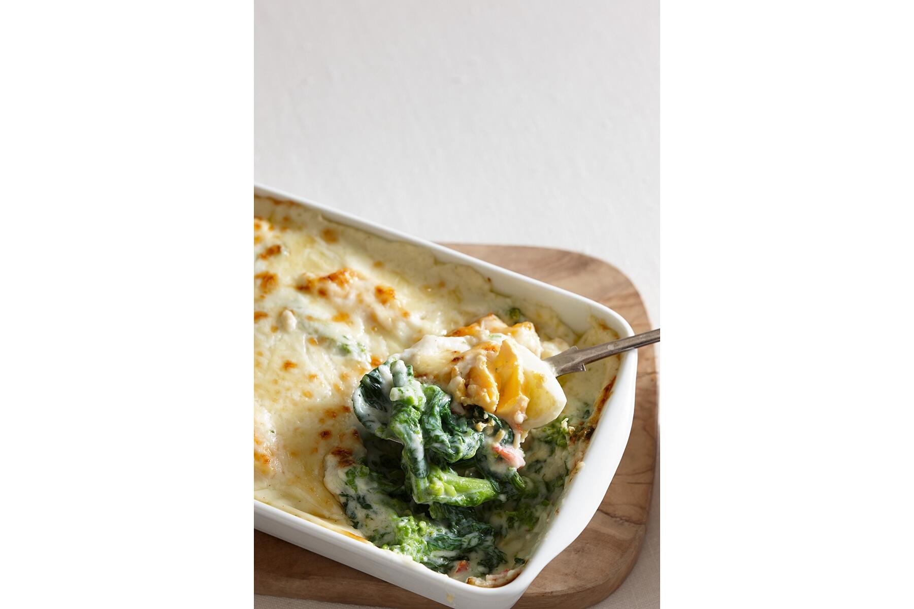 心地よいほろ苦さがアクセント“菜の花とカニのクリームグラタン”
