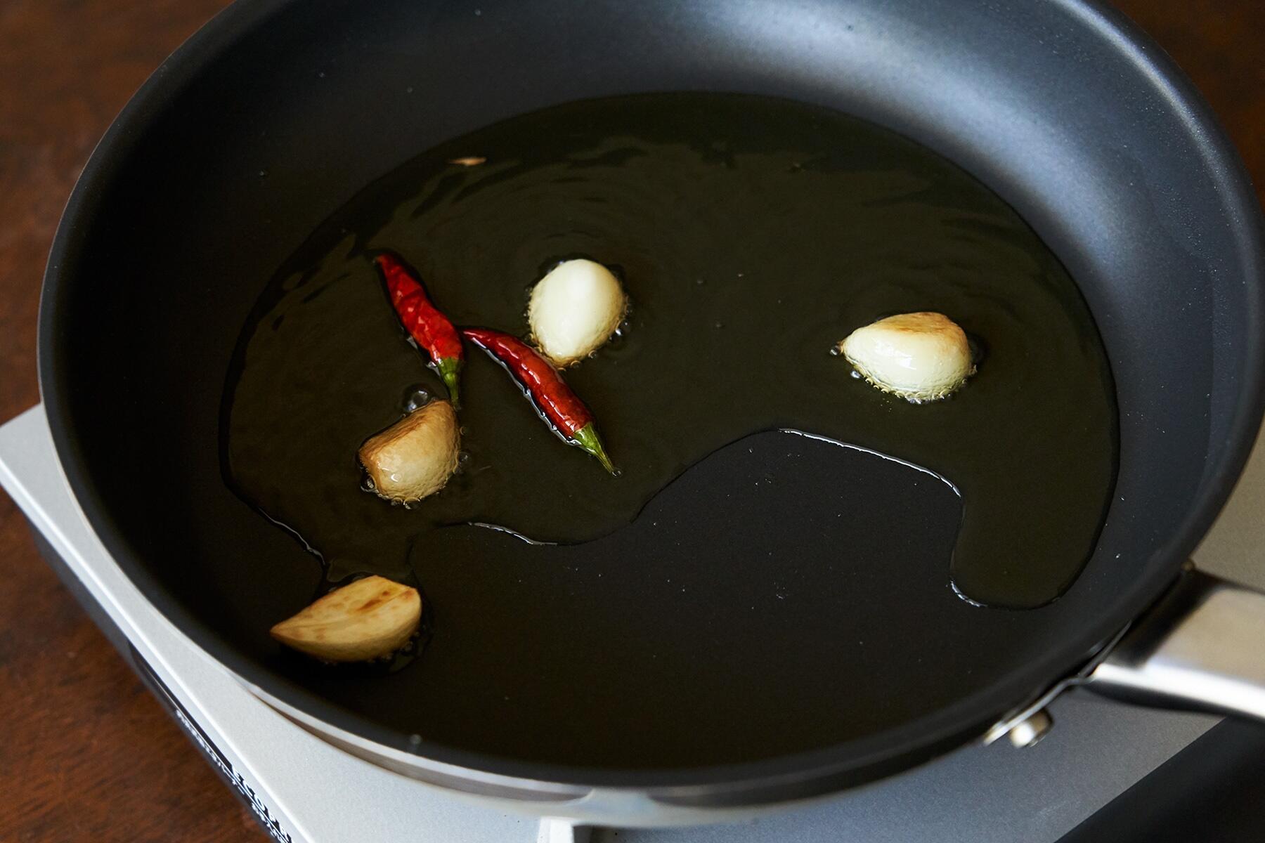 にんにくの香りを出す