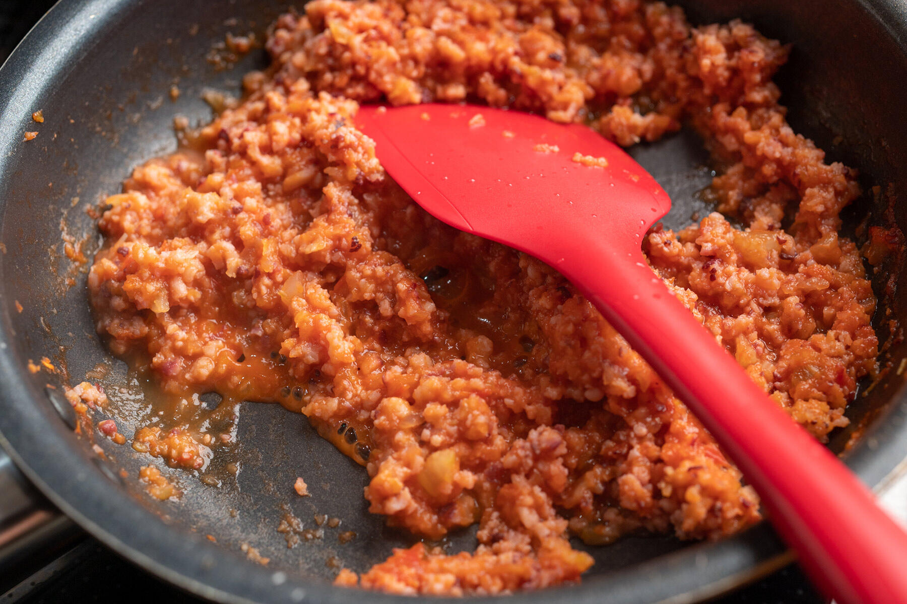 パッサータを加え煮込む